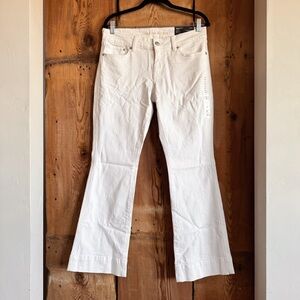 Sz 8 (Short) American Eagle Super Low-Rise Kick Bootcut Jean In White NWT